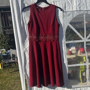 Elegant Burgundy Midi Dress with Floral Lace